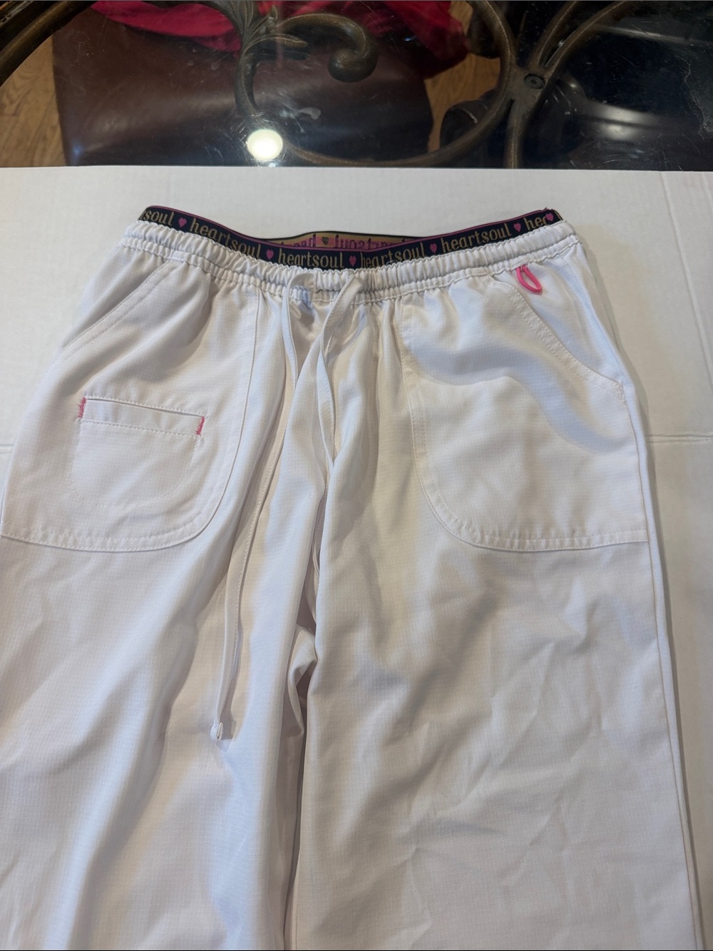 HeartSoul White Men’s Drawstring Joggers with Pink Trim